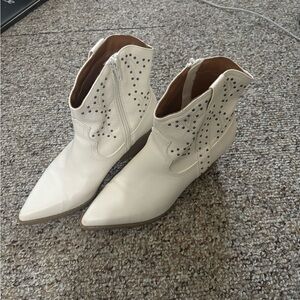 Women's Cream Ankle Boots